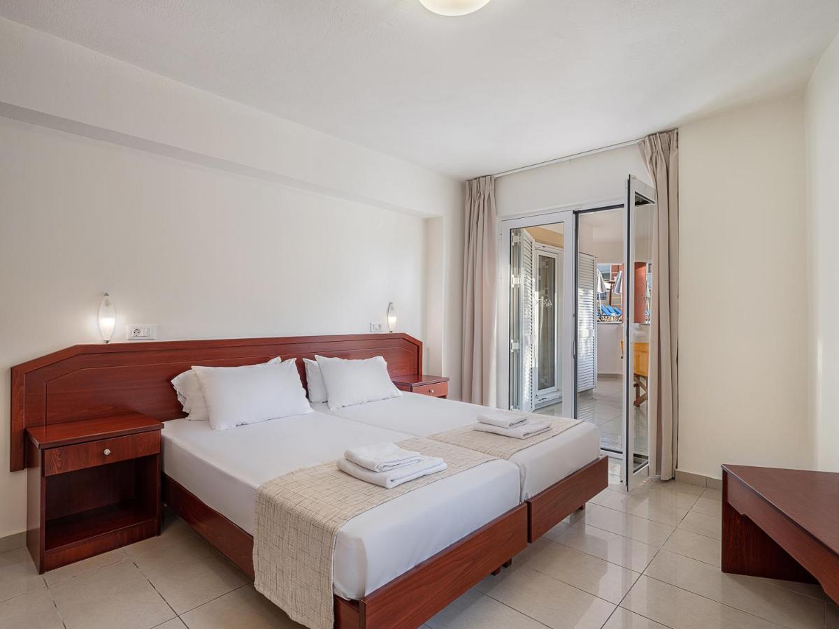 Artemis Apartments Stalós Oda fotoğraf