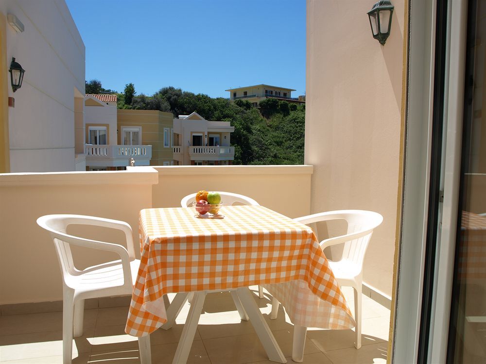 Artemis Apartments Stalós Dış mekan fotoğraf