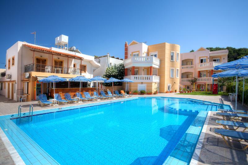 Artemis Apartments Stalós Dış mekan fotoğraf