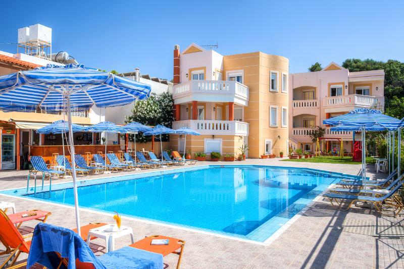 Artemis Apartments Stalós Dış mekan fotoğraf
