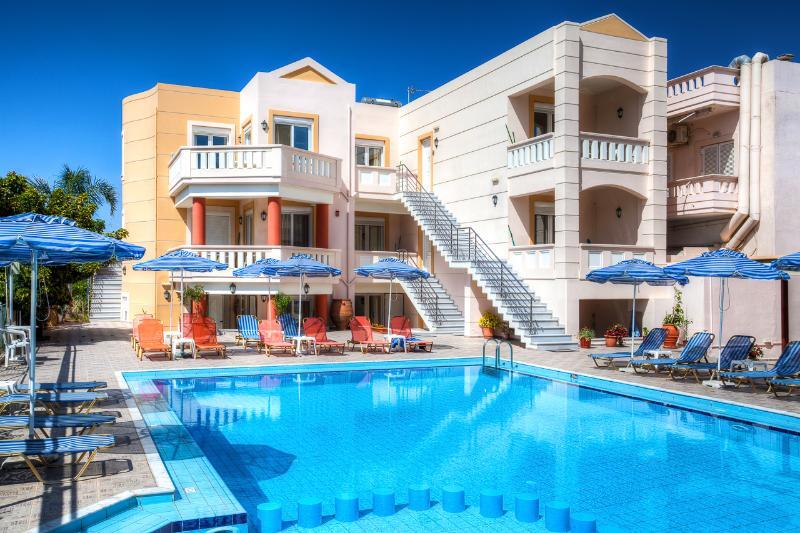 Artemis Apartments Stalós Dış mekan fotoğraf